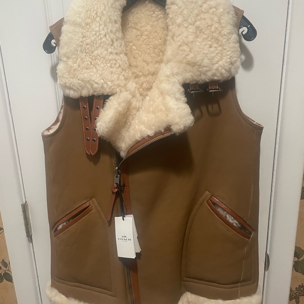 Coach  Lamb leather/shearling natural/ivory reversible Vest. - Picture 2 of 16
